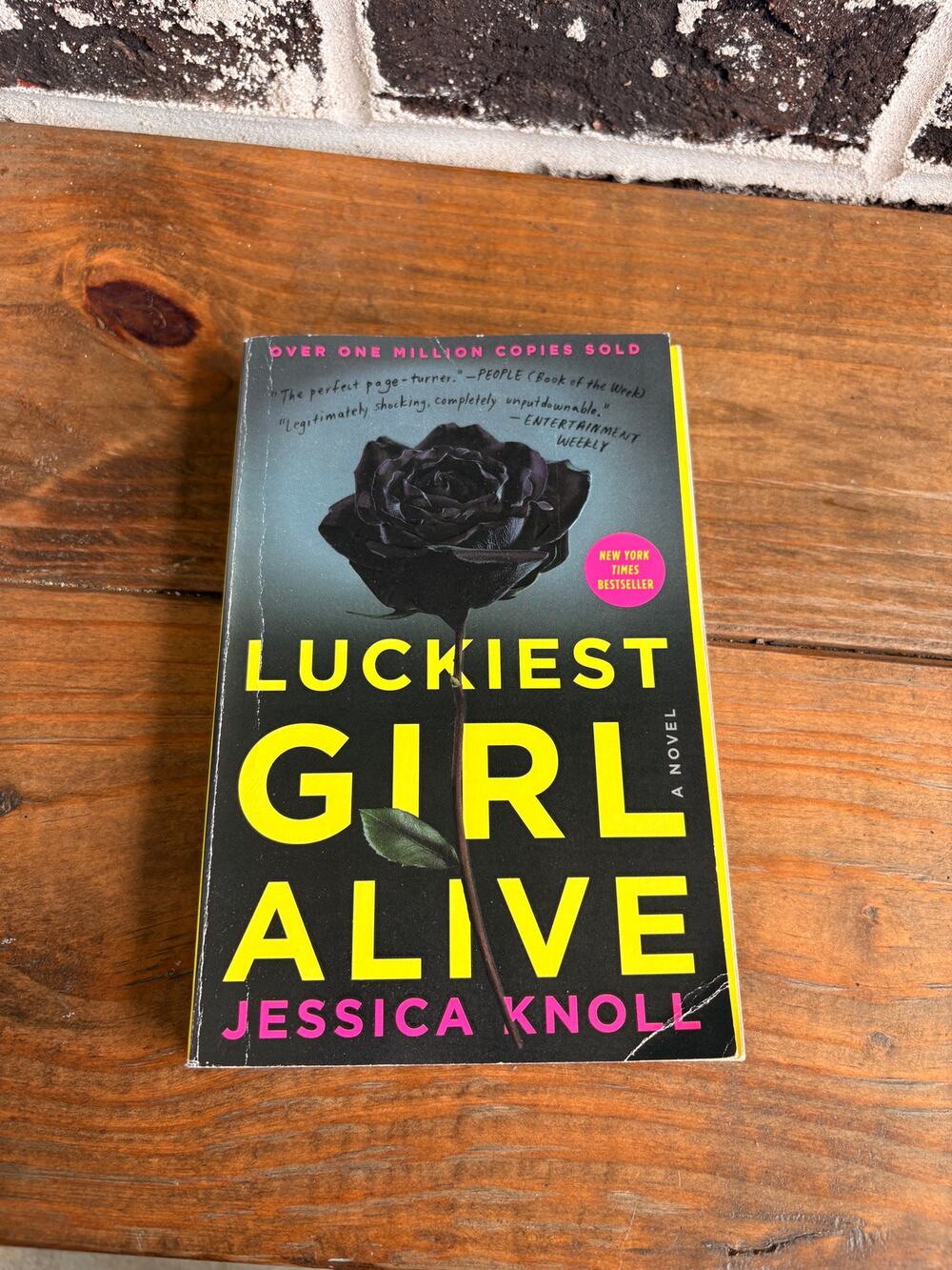 Luckiest Girl Alive Jessica Knoll Paperback New York Times Bestseller Thriller